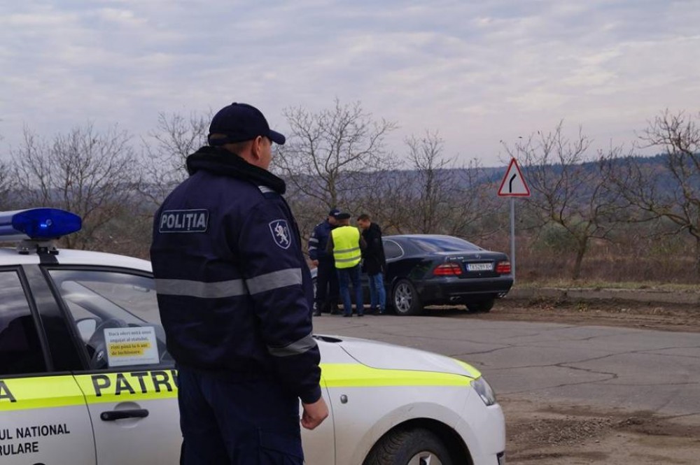 Doi ofițeri ai Serviciului de Patrulare Hîncești, trimiși pe banca acuzaților pentru acte de corupție